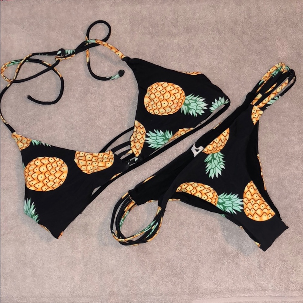 Cupshe pineapple swimsuit!